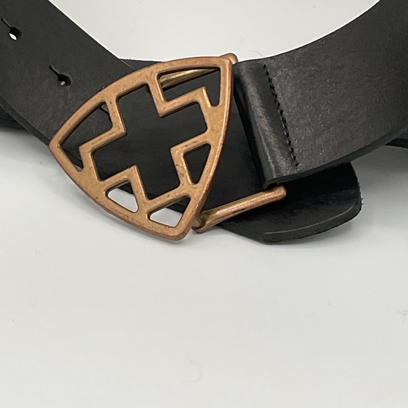 “POST CARD” Black 100% Leather Gold Open Cross Buckle Belt Made In Italy. - Picture 3 of 5